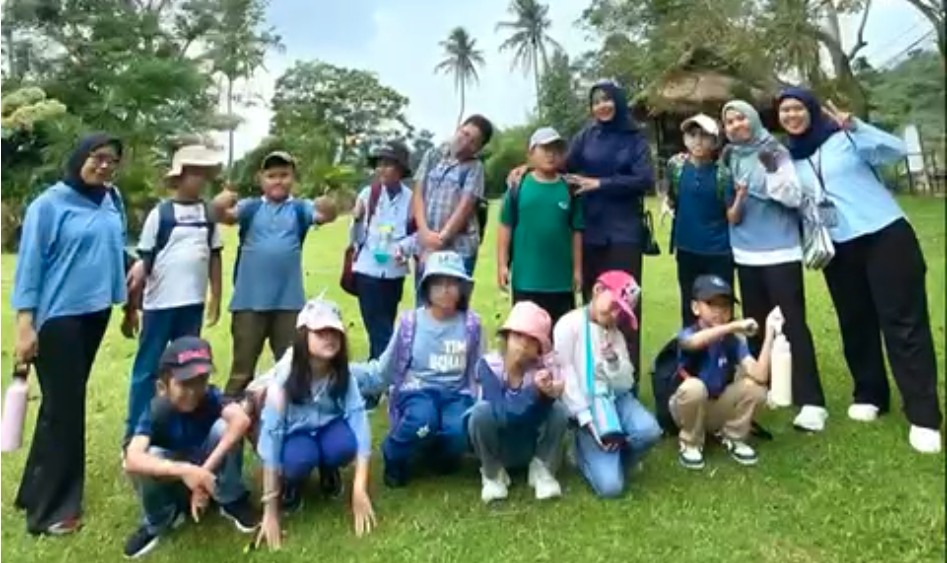 Belajar sambil bermain! 🎉 Siswa-siswi Grade 2