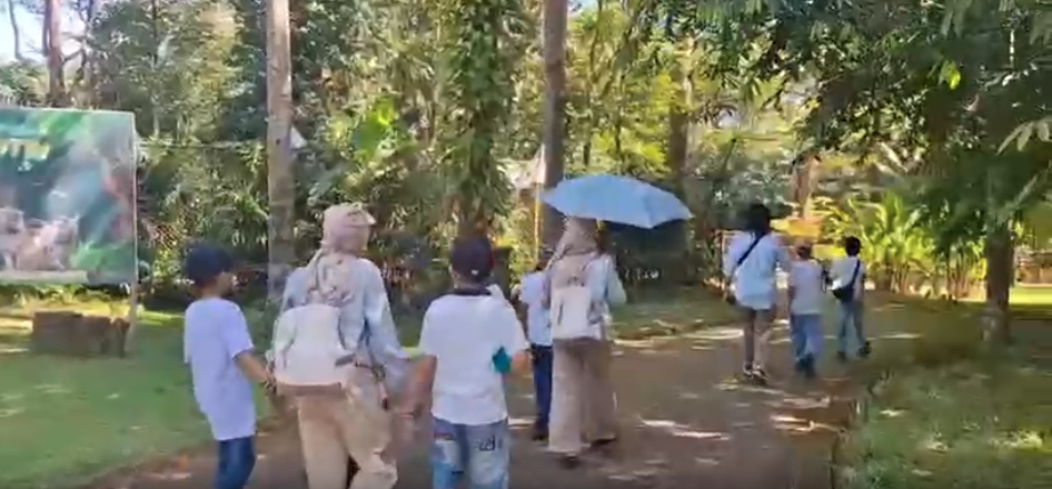Eksplorasi alam! 🌳 Siswa-siswi Grade 3